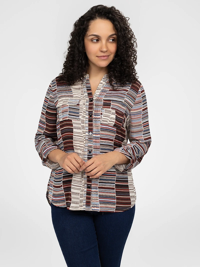 3/4-sleeve semi-fitted blouse with buttons