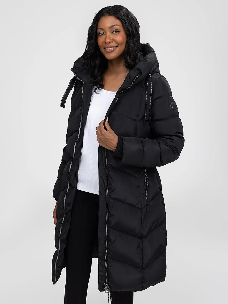 Long semi-fitted puffer jacket