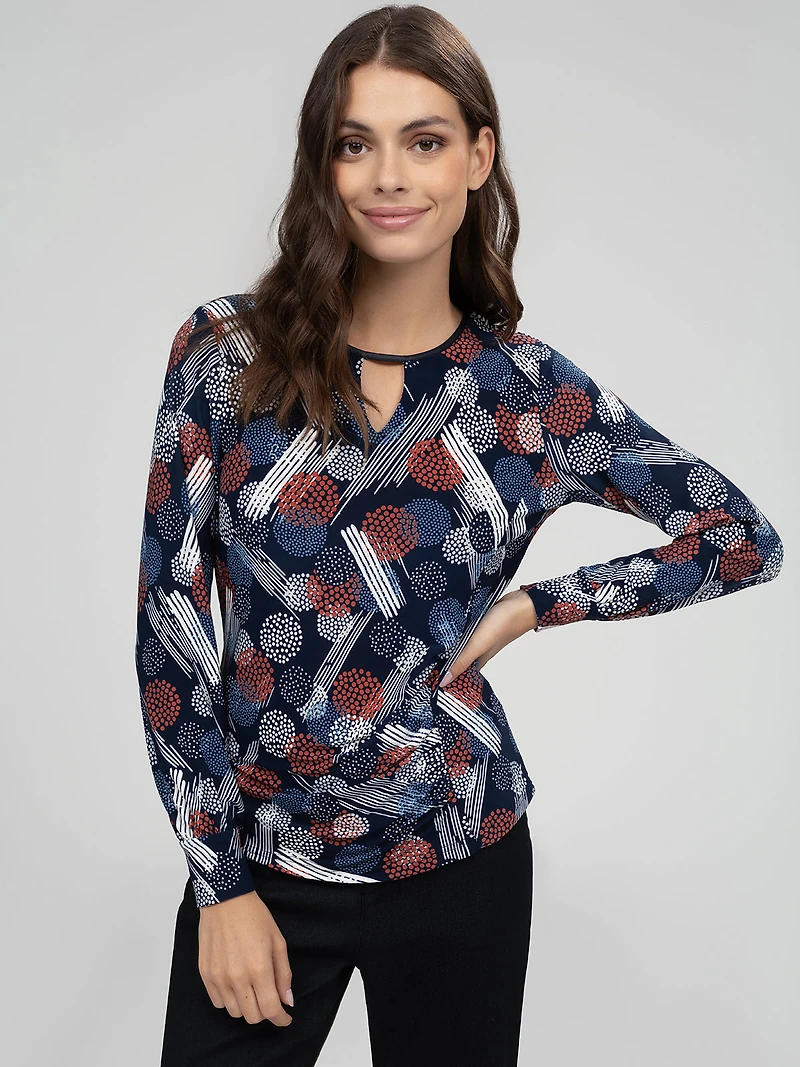 Long-sleeve semi-fitted t-shirt