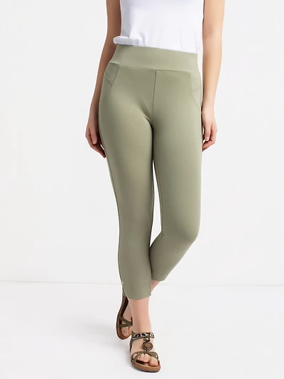 Semi-fitted pull-on capri