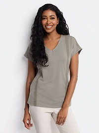 Short-sleeve semi-fitted t-shirt