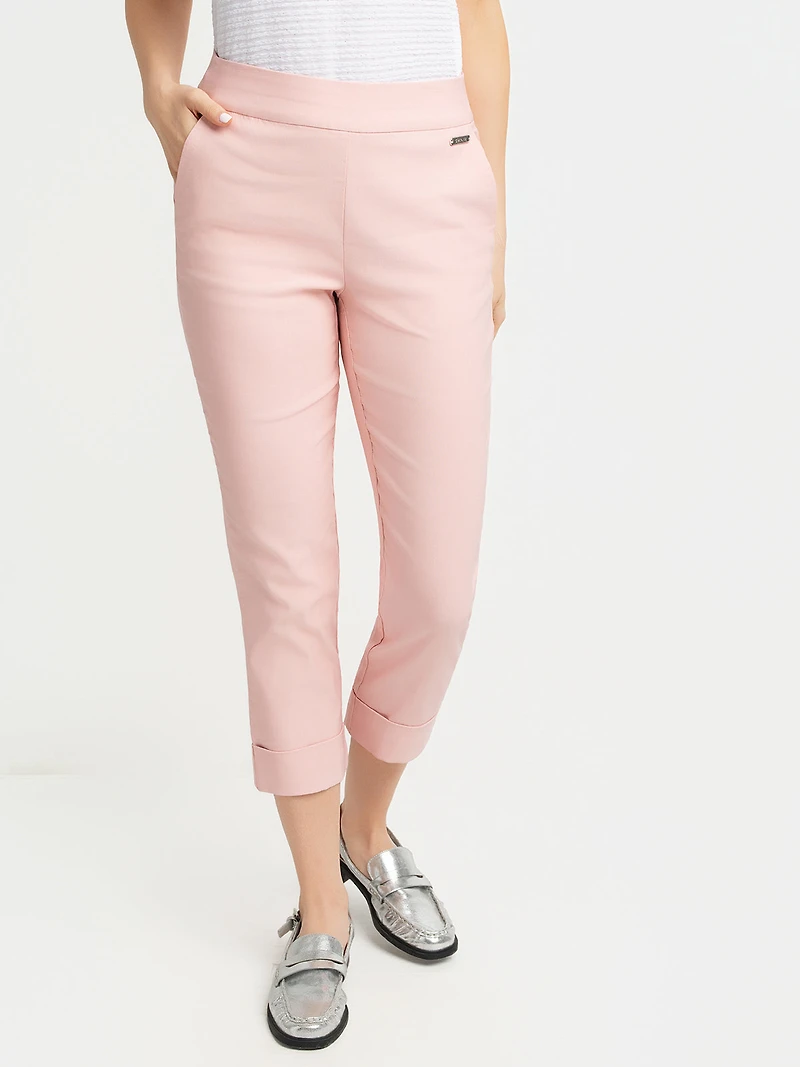 Narrow semi-fitted pull-on dress capri