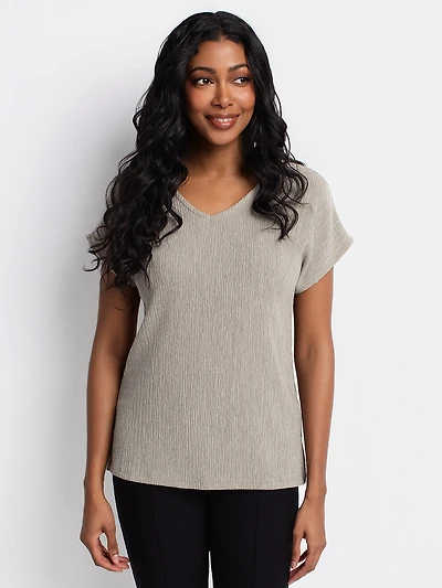 Short-sleeve semi-fitted t-shirt