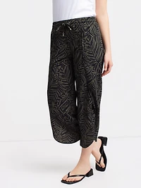 Flared pull-on ankle pant