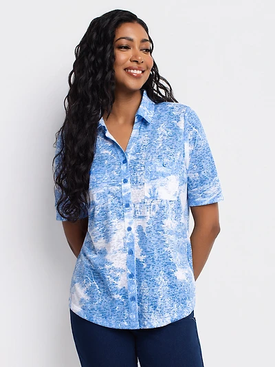 Blouse semi-ajustée à manches courtes avec boutons