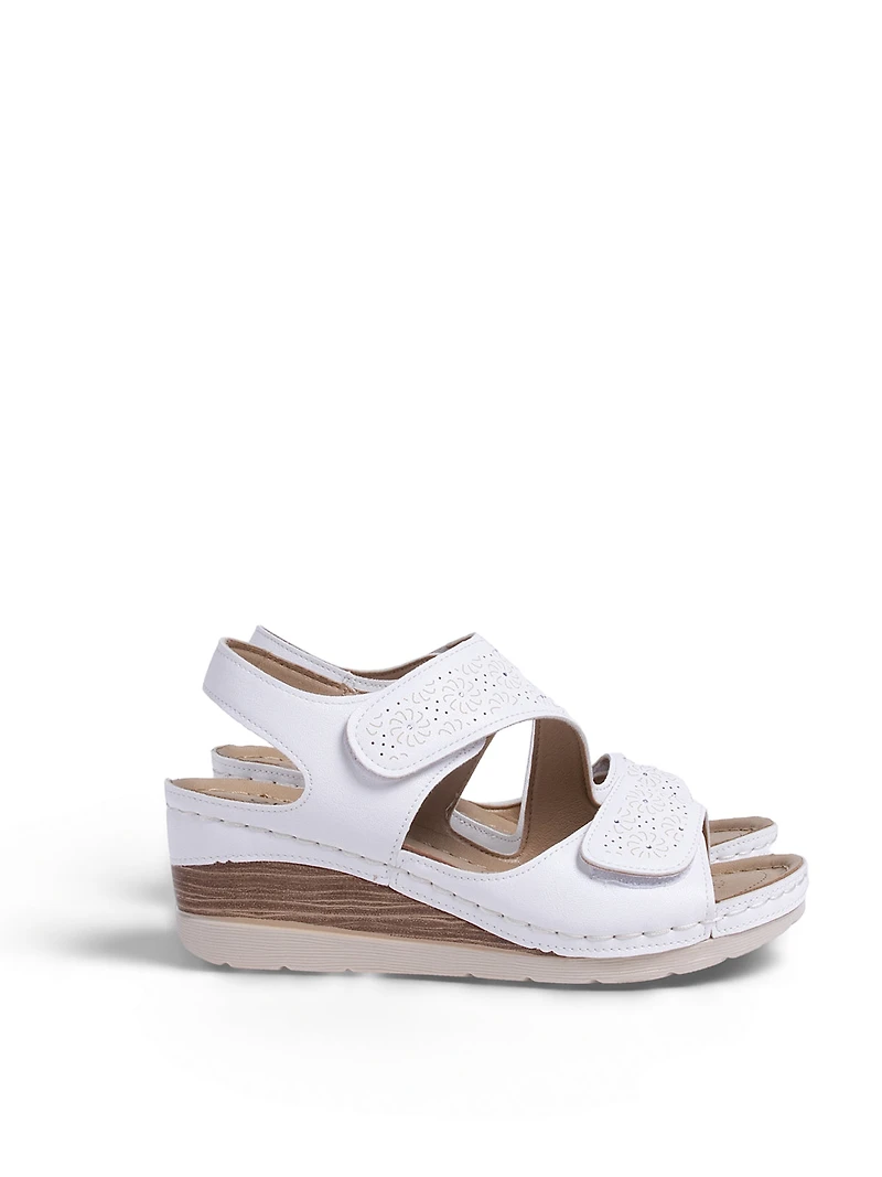 Sandales à talons compensés