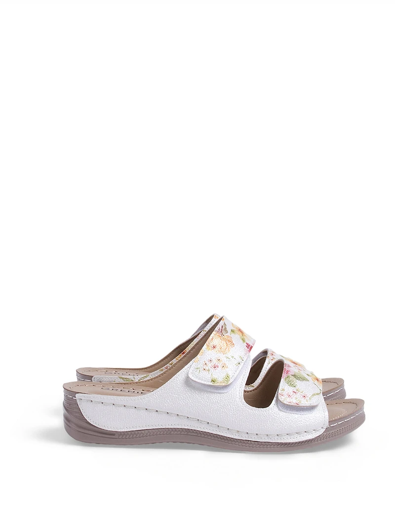 Sandales à talons compensés