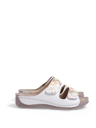 Sandales à talons compensés