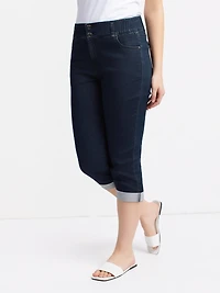 Straight semi-fitted pull-on denim capri