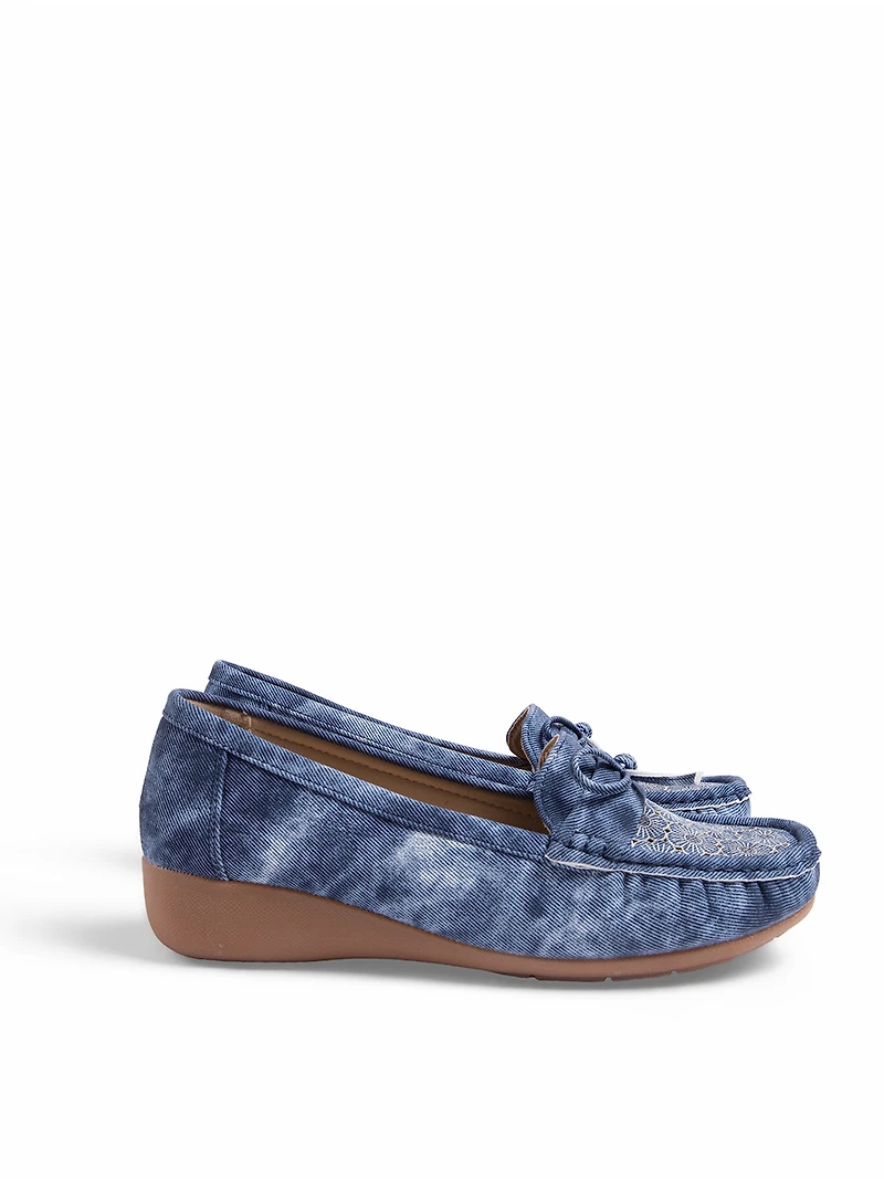 Low heel pumps