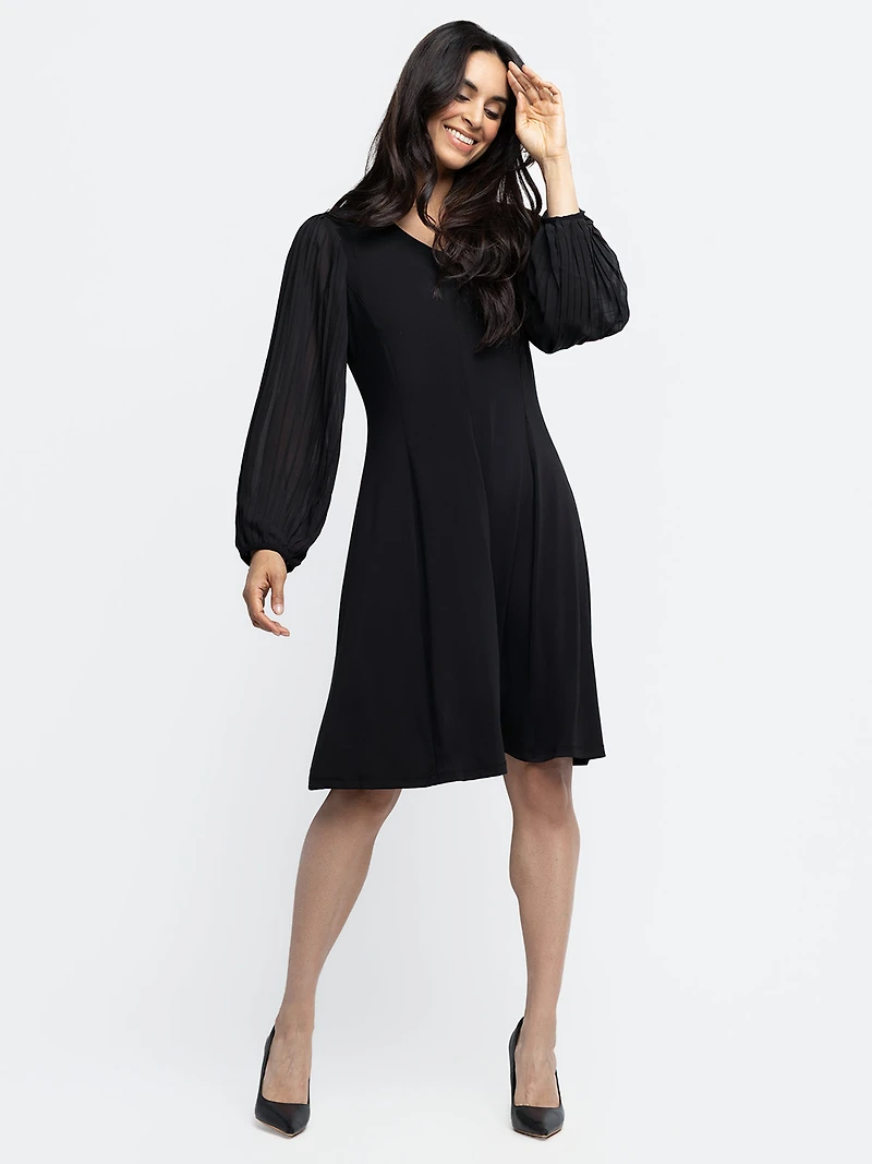 Robe courte à manches bouffantes