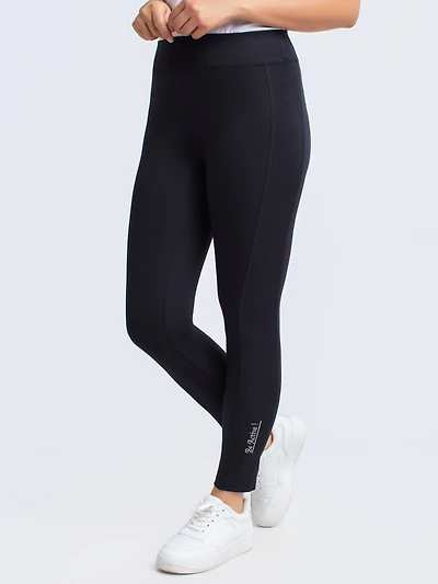 Pull-on ankle-length yoga pants