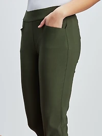 Skinny fitted pull-on capri