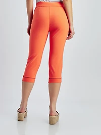 Skinny fitted pull-on capri