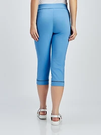 Skinny fitted pull-on capri