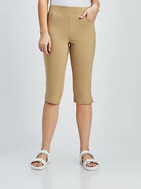 Straight semi-fitted pull-on capri