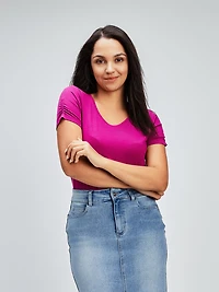 Short-sleeve semi-fitted t-shirt