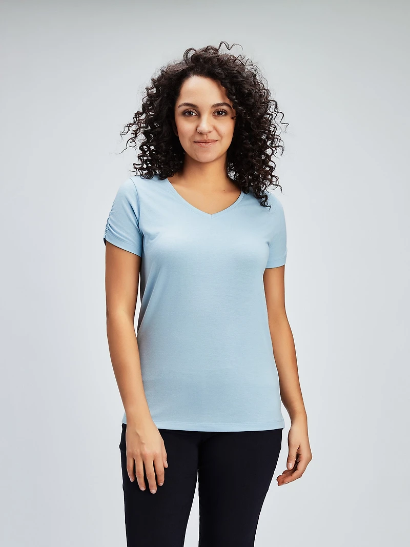Short-sleeve semi-fitted t-shirt