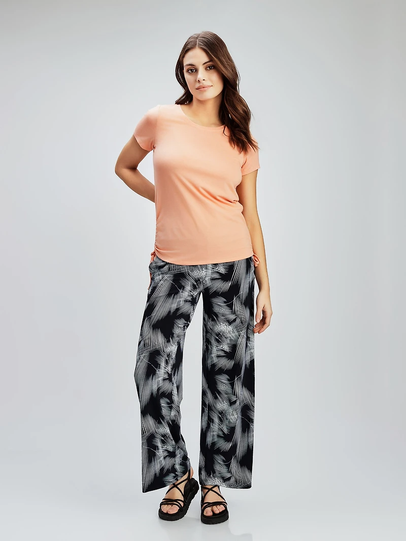 Short-sleeve semi-fitted t-shirt