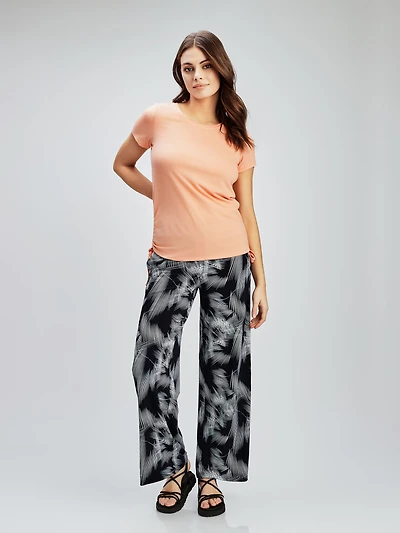 Short-sleeve semi-fitted t-shirt