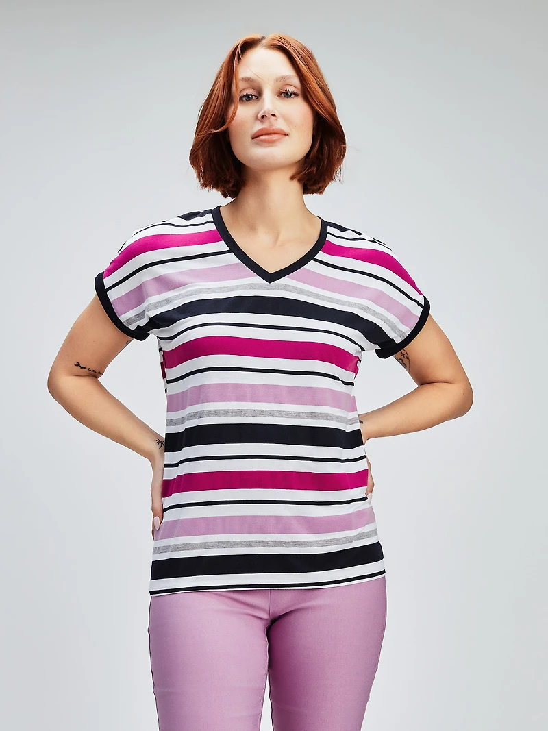 Short-sleeve semi-fitted t-shirt