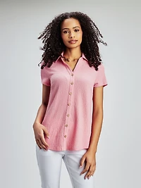 Short-sleeve semi-fitted blouse with buttons