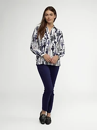 Semi-fitted blouse