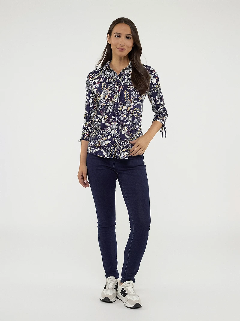 3/4-sleeve semi-fitted blouse with buttons