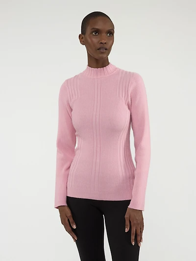 Long-sleeve semi-fitted pullover sweater