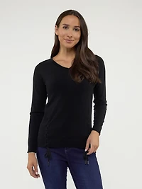 Long-sleeve semi-fitted pullover sweater