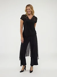 Short-sleeve semi-fitted t-shirt
