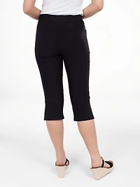 Narrow fitted pull-on capri