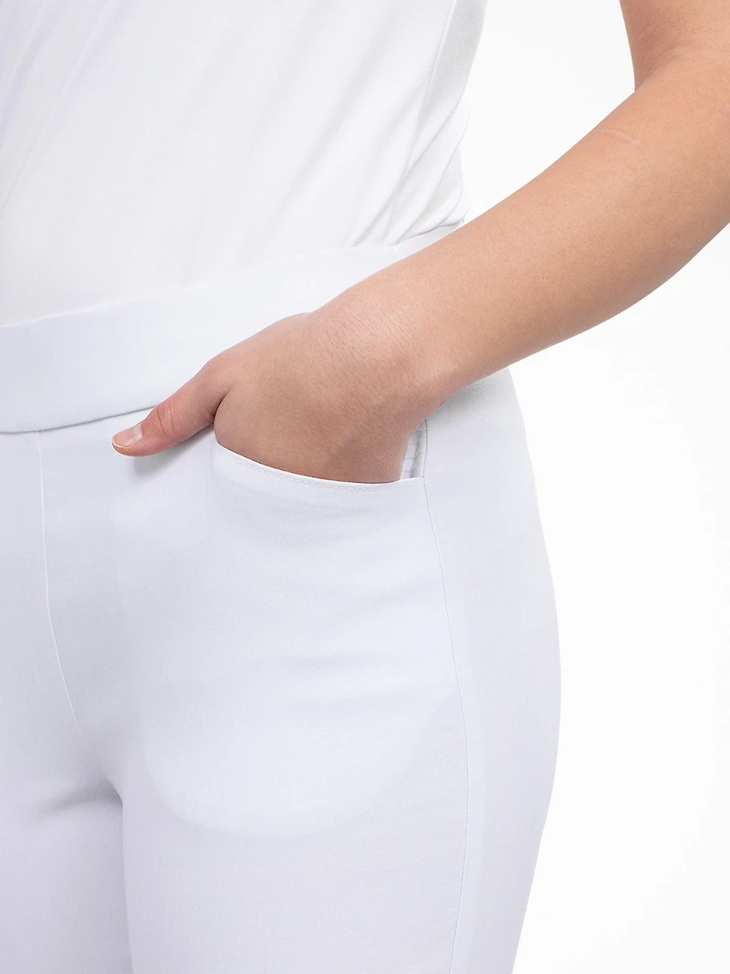 Narrow fitted pull-on capri