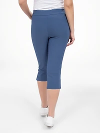 Narrow fitted pull-on capri