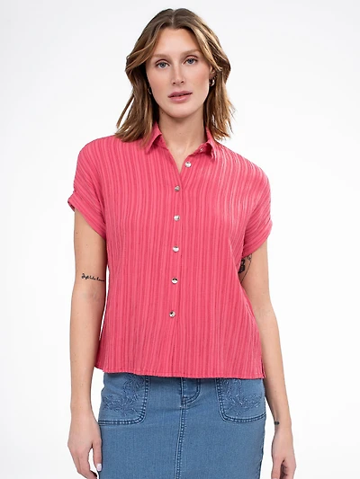 Short-sleeve semi-fitted blouse with buttons