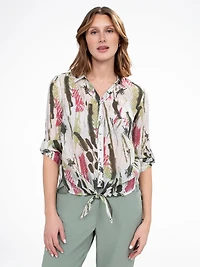 3/4-sleeve semi-fitted blouse with buttons