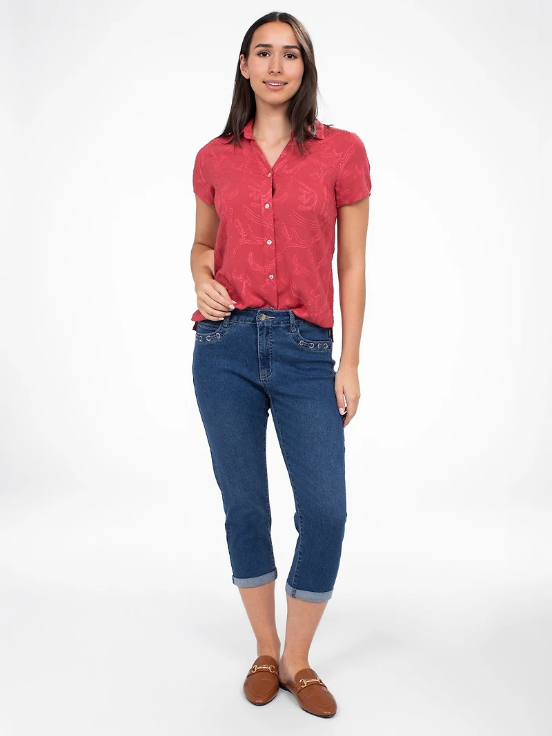 Short-sleeve semi-fitted blouse with buttons
