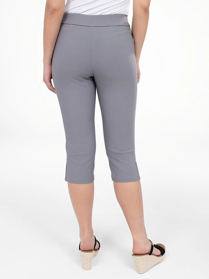 Narrow fitted pull-on capri