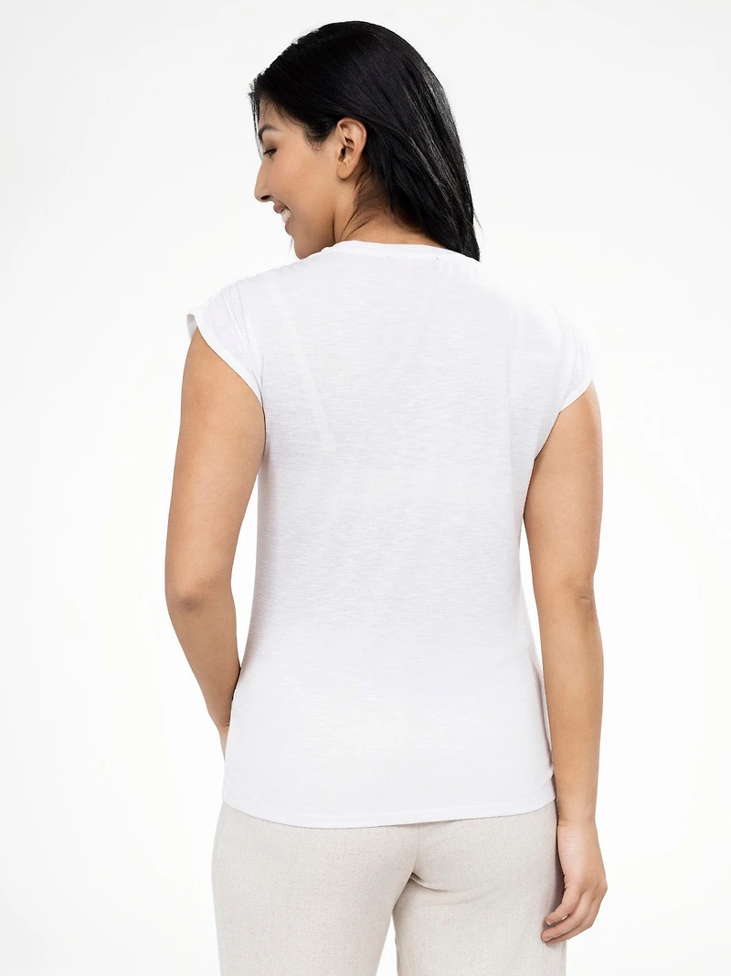 Short-sleeve semi-fitted t-shirt