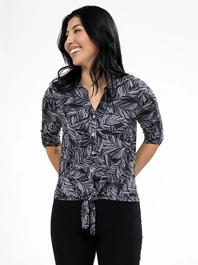 3/4-sleeve semi-fitted blouse with buttons