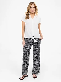 Short-sleeve semi-fitted blouse with buttons