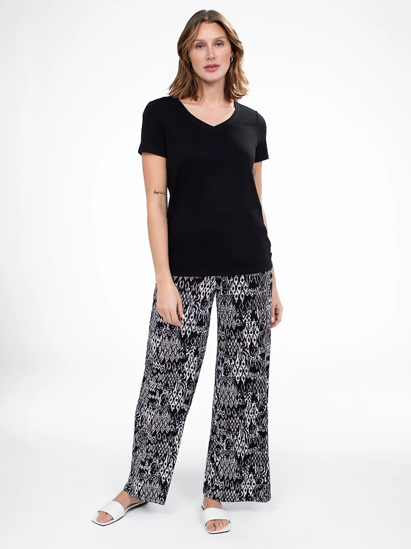 Short-sleeve semi-fitted t-shirt