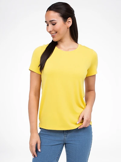 Short-sleeve semi-fitted t-shirt