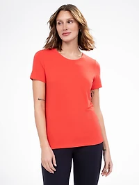 Short-sleeve semi-fitted t-shirt