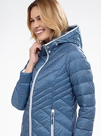 Short semi-fitted coat