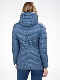 Short semi-fitted coat