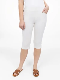 Straight semi-fitted pull-on capri