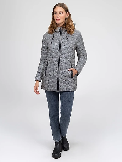 Short semi-fitted coat