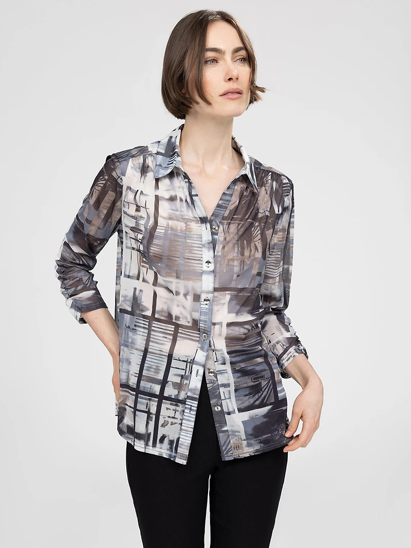 3/4-sleeve semi-fitted blouse with buttons
