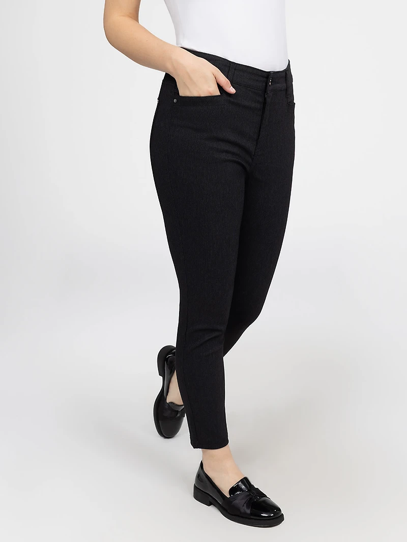 Skinny fitted pull-on pant